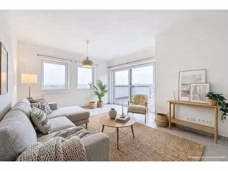 splendide penthouse idéalement situé à erpent !