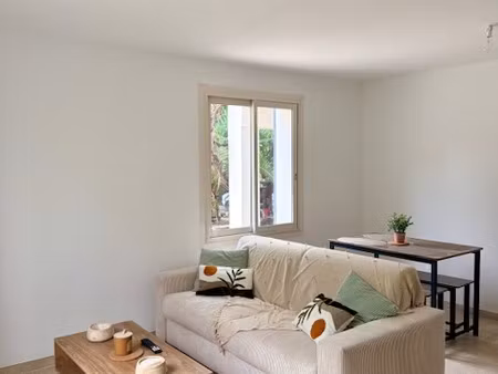 bas de villa rénové avec jardin privatif