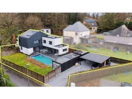 maison rénovée avec piscine et 5 chambres