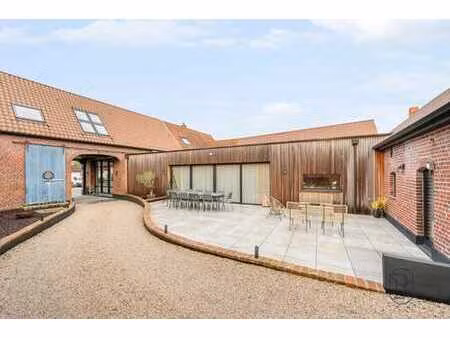 belle propriété entièrement rénovée