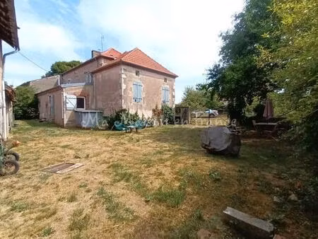 belle propriété  nombreuses dépendances poss. 1 6 ha en sus