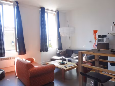 t2 47m2 barsac centre avec pkg  cour et jardin communs