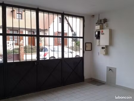 entrepot 300 m2 proche rocade la pointe