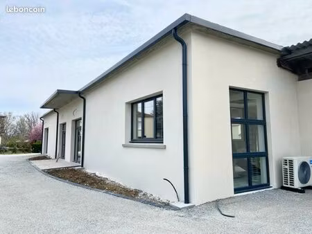 loue local pro plateau 140m2 à saint peray rénové et isolé clim réversible très lumineux