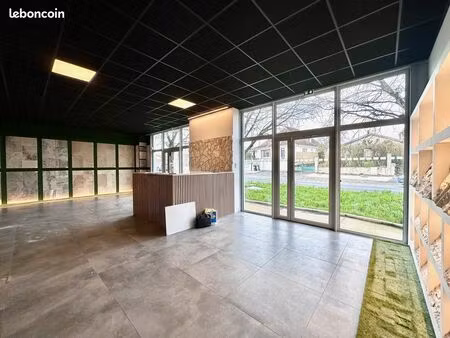 local commercial emplacement no1