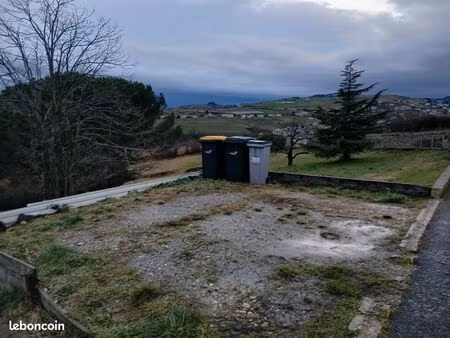 location 1 place de parking bourg genilac