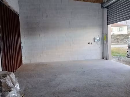 local 60 m2 dispo immédiatement