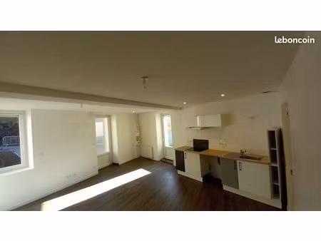 t2 rénové 50m2  petit balcon