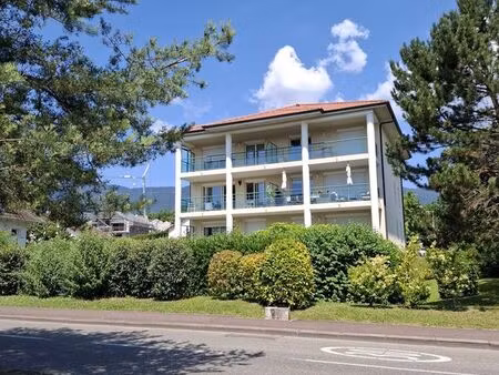 t3 – 70 m² – dernier étage lumineux avec terrasse