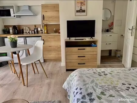 studio cosy avec terrasse - location moyenne durée 1 à 10 mois