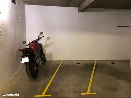 place moto sécurisée – garage fermé – place gustave rivet