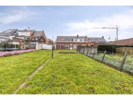 maison avec potentiel et espace  jardin