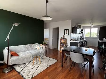 location appartement 3 pièces meublé à saint-jacques-de-la-lande (35136) : à louer 3 pièce