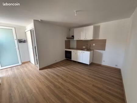 studio dans résidence (rg12)