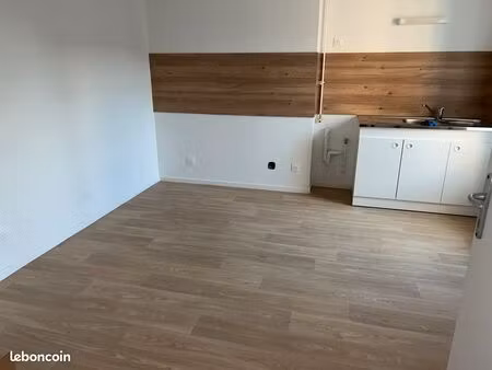 grand t4 / f4 petit t5 / f5 centre ville