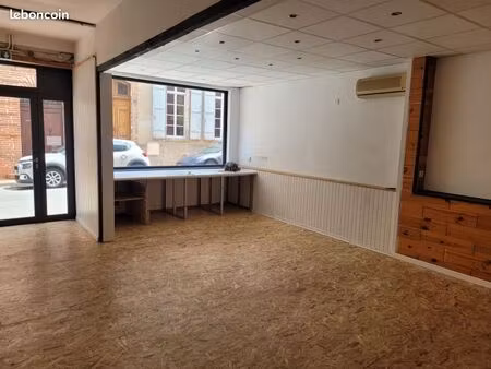 local commercial 47 m² mazeres