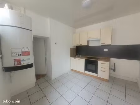 f2 à st amand montrond