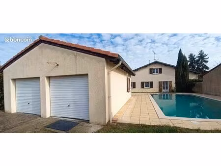 belle maison familiale avec piscine