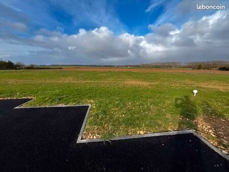 terrain 730 m² vervant