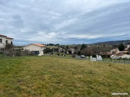 terrain 819 m² montbron