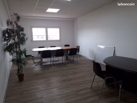 bureau commercial – 32 m²