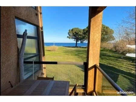 studio en corse les pieds dans l’eau