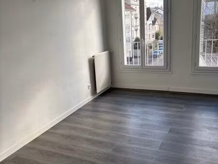 2 pièces parking cave proche esc/iut