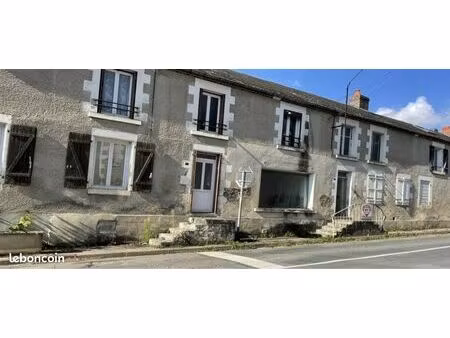 grande maison avec jardin et dépendances