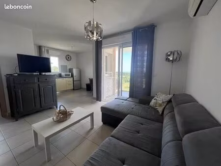 studio 1 pièce 27 m²