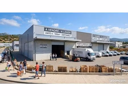 local industriel 2 200 m²