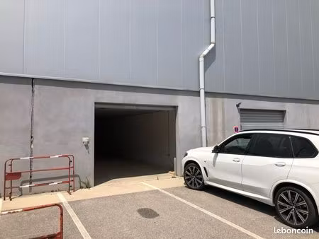 local 100m2 farone baleone