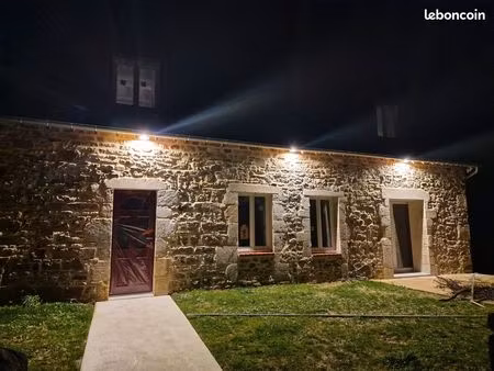 maison individuelle en pierre