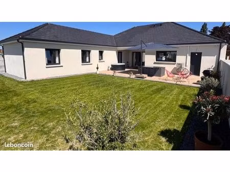maison 5 pièces moderne avec jardin et terrasse aménagée