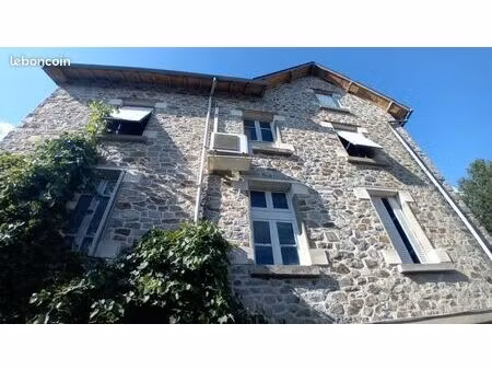 maison 7 pièces 230 m²