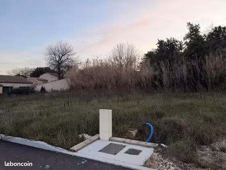 terrain 555 m² bourg saint andeol