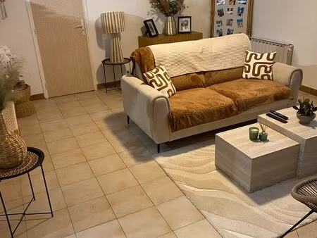 location rez de villa a l annee