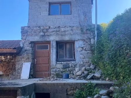 a rénover - maison de village en pierre avec terrasse