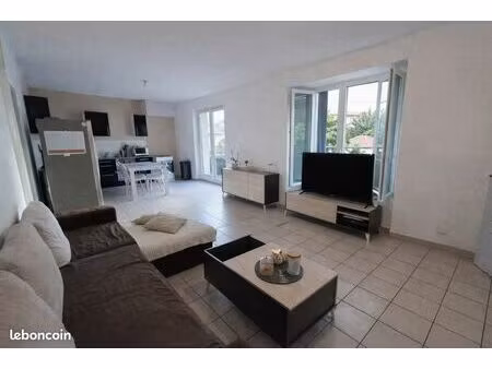 tournon sur rhone (sud)  appartement t4 au dernier étage