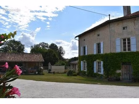 propriété 9 pièces 260 m²