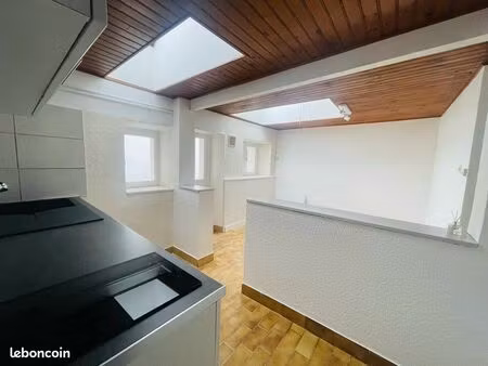 maison de ville 53 m² avec courette – centre-ville