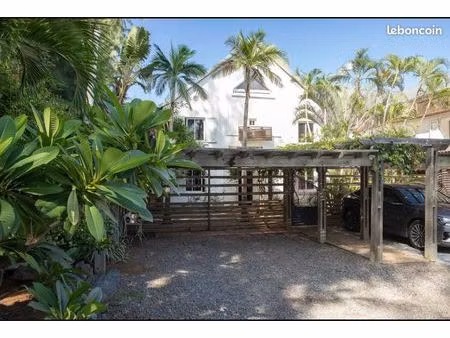 maison 8 pièces 240 m²