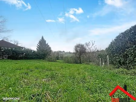 terrain 1800 m² ussac