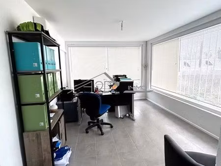 local 210 m² biguglia