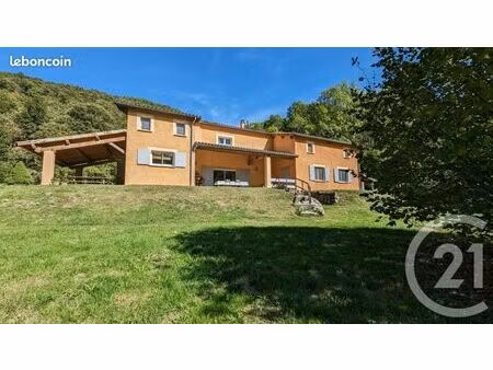 villa 10 pièces 276 m²