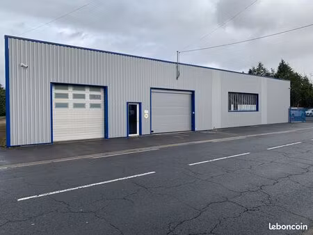 local commercial / entrepôt 300 m² avec parkings