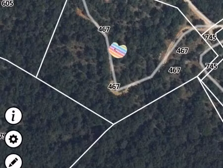 vends terrain boisé