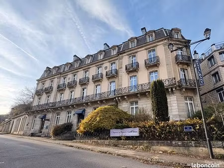 immeuble 33 pièces 1450 m²