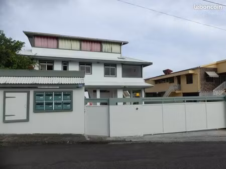 studio bien équipé dans petite résidence calme et sécurisée terreville schoelcher