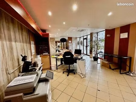 local commercial 90 m² delle