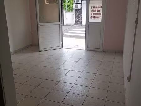 local commercial 20m2 à louer